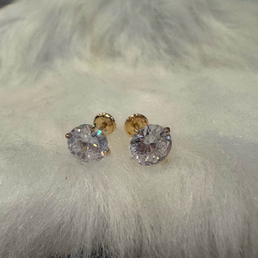 18 k Gold Stud Earrings